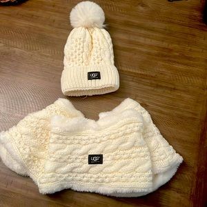 UGG Australia UGG White Hat & Infinity Scarf Set
